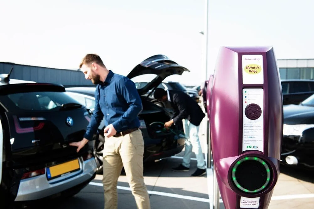 Bornes de recharge publiques EVBox de véhicules électriques
