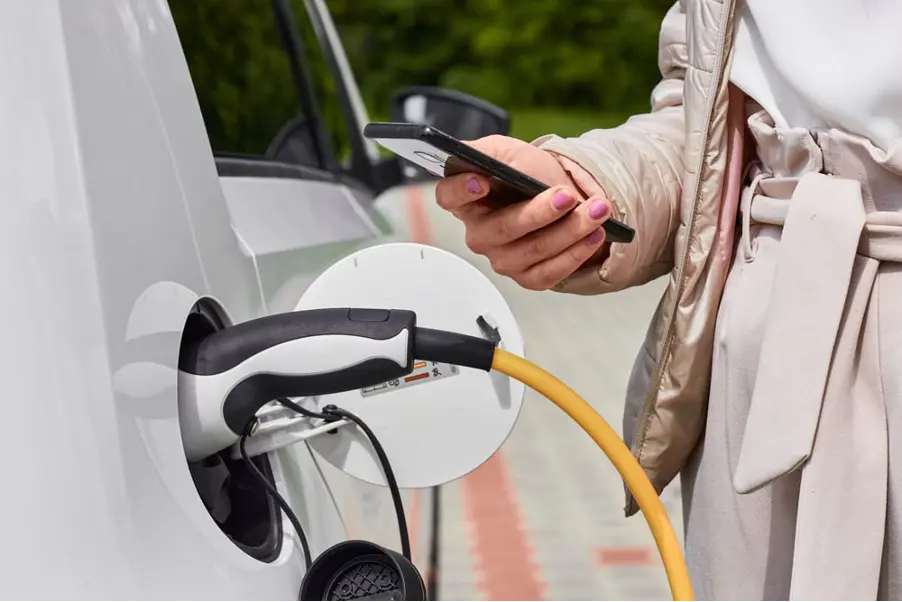 ¿Cómo pagar la recarga de un coche eléctrico?