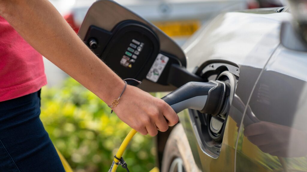 ¿Cómo pagar la recarga de un coche eléctrico?