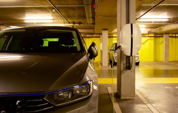 Enhancing its building complex with EV charging